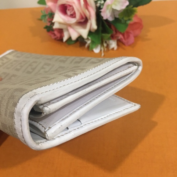 💯 Authentic Fendi Patina Zucca wallet - Picture 14 of 15